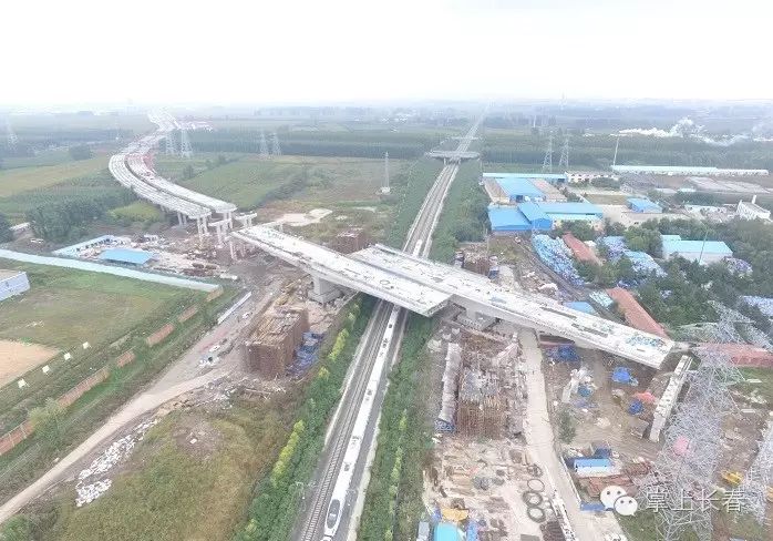新闻眼 火狐电竞 去机场将更快东北地区在建最大转体桥成功“空中转体”