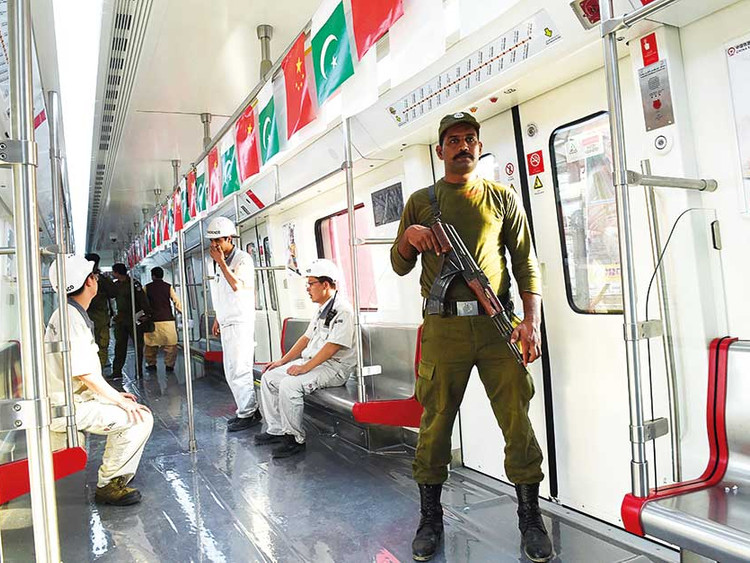 火狐电竞:巴基斯坦全国首列地铁鸣笛发车正式驶入地铁时代(图)